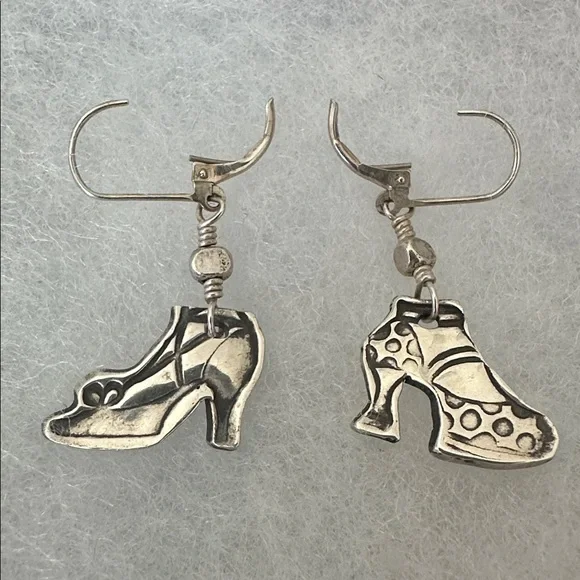 Vintage Art Deco Dangle She Earrings signed by artist - Picture 3 of 3